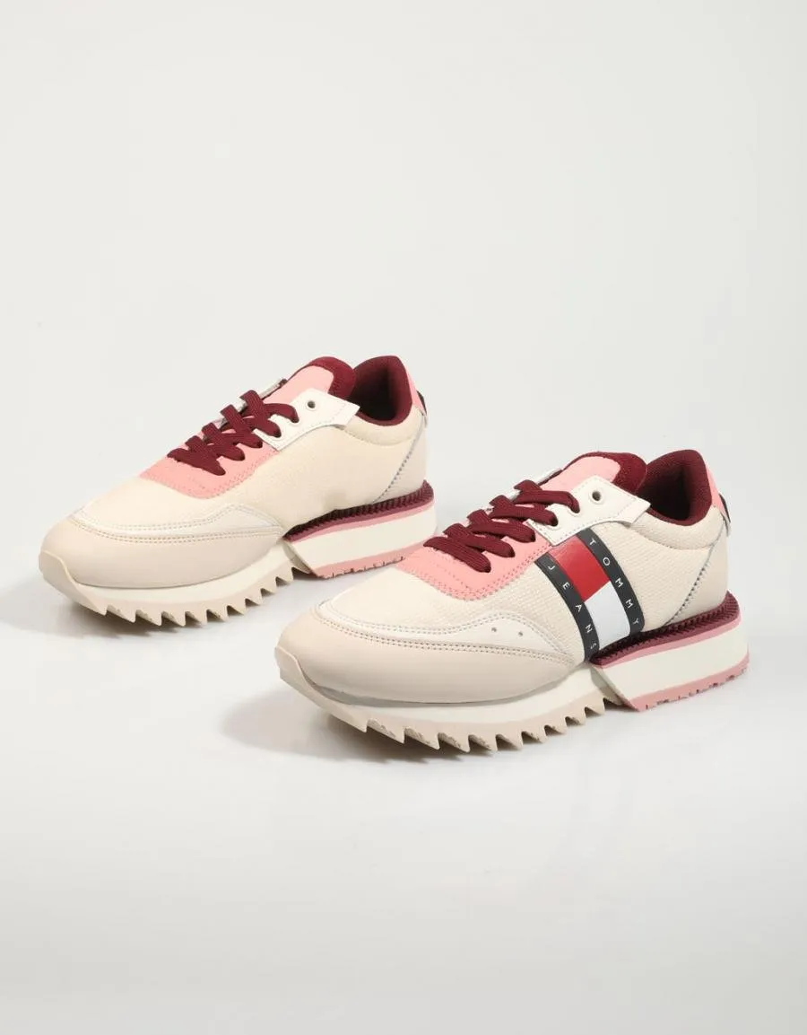  zapatillas TOMMY HILFIGER Wmns Tommy Jeans Cleat en Beige 79956