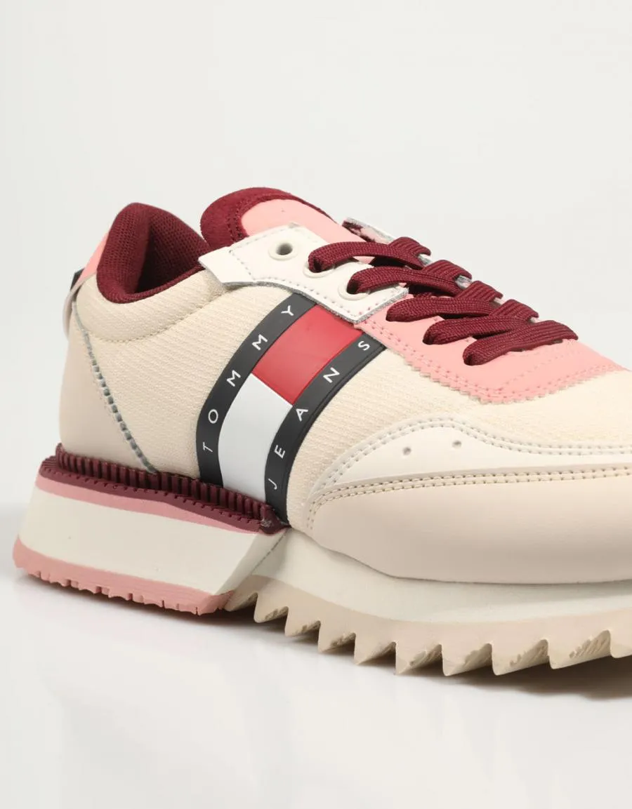  zapatillas TOMMY HILFIGER Wmns Tommy Jeans Cleat en Beige 79956